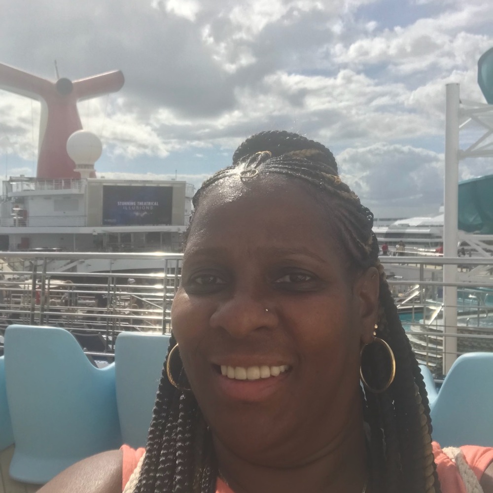 Meet your Posher, Denise